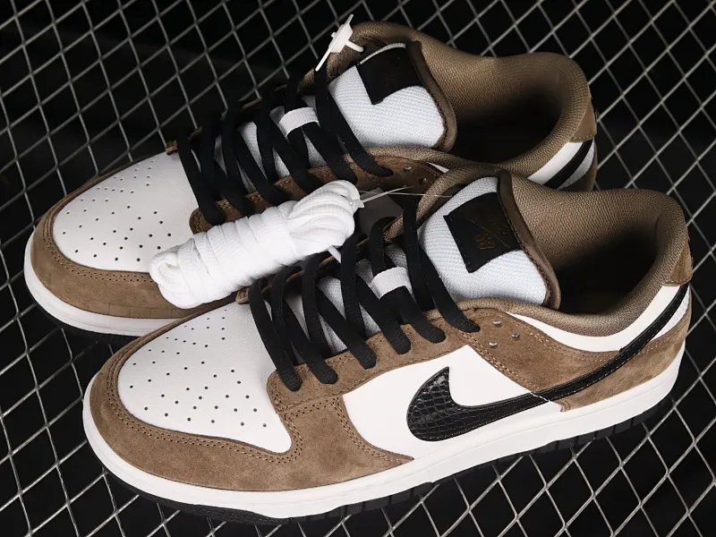 All categories Nk SB Dunk Series Nk SB Dunk Low Low-top sneakers Nk SB Dunk Low Pro "Trail End Brown" suede brown white and black snake pattern SB Dunk Series low-top casual sports skateboard shoes 304292-102